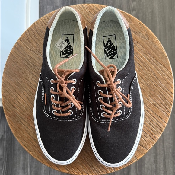 Vans shoes. - Picture 2 of 6